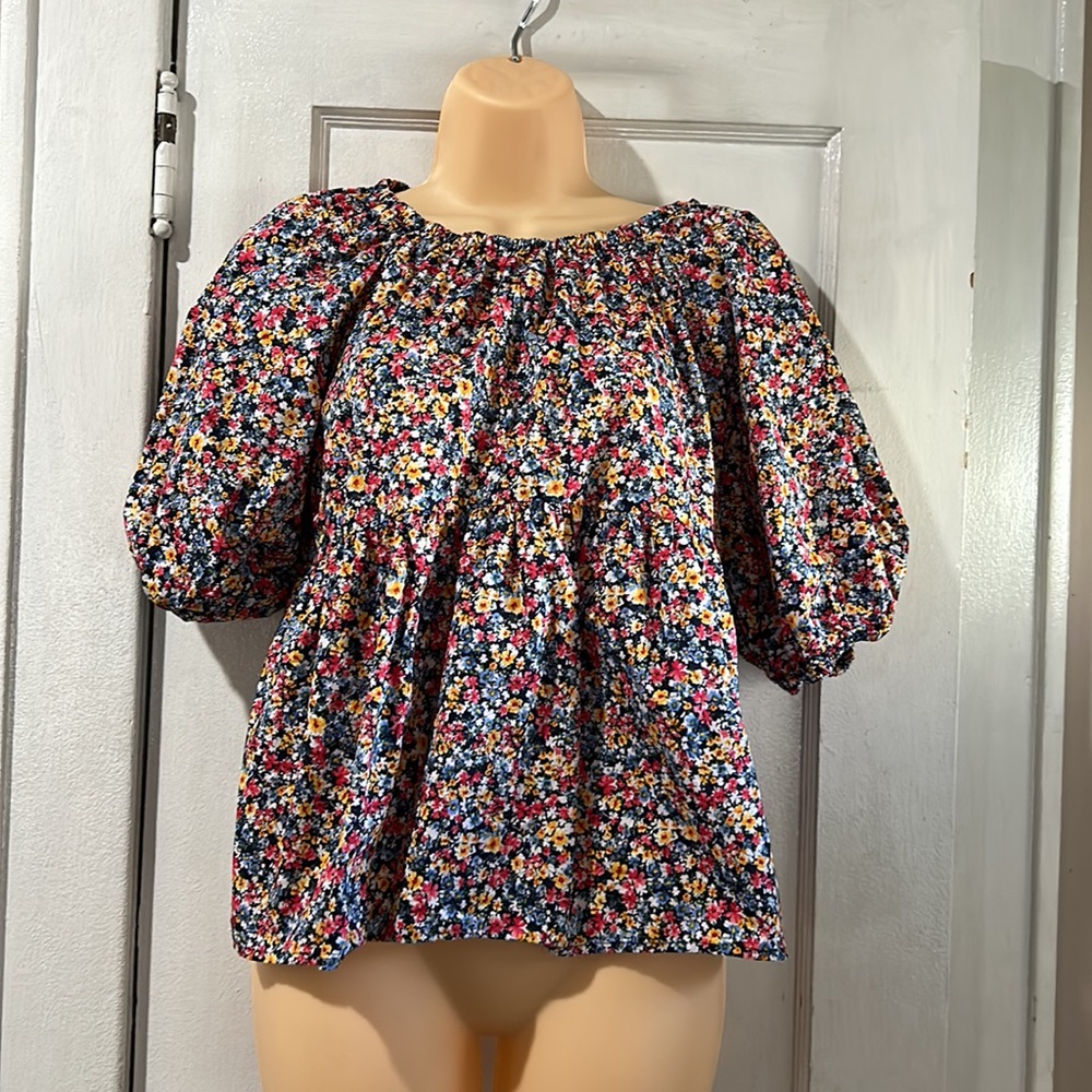 Old Navy Puff Sleeve Babydoll Blouse - Picture 4 of 10